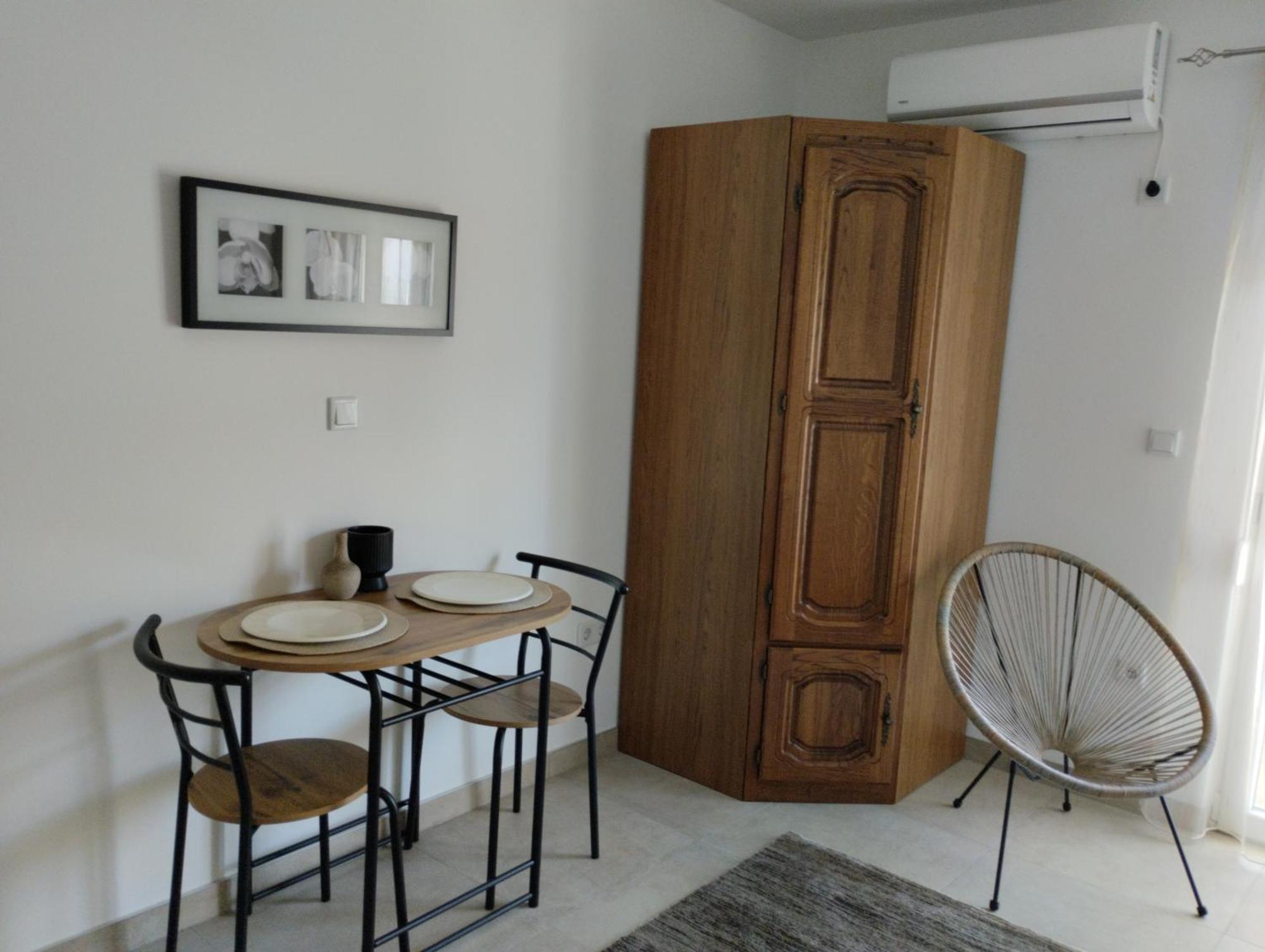Iris Apartment Ivanica Екстериор снимка