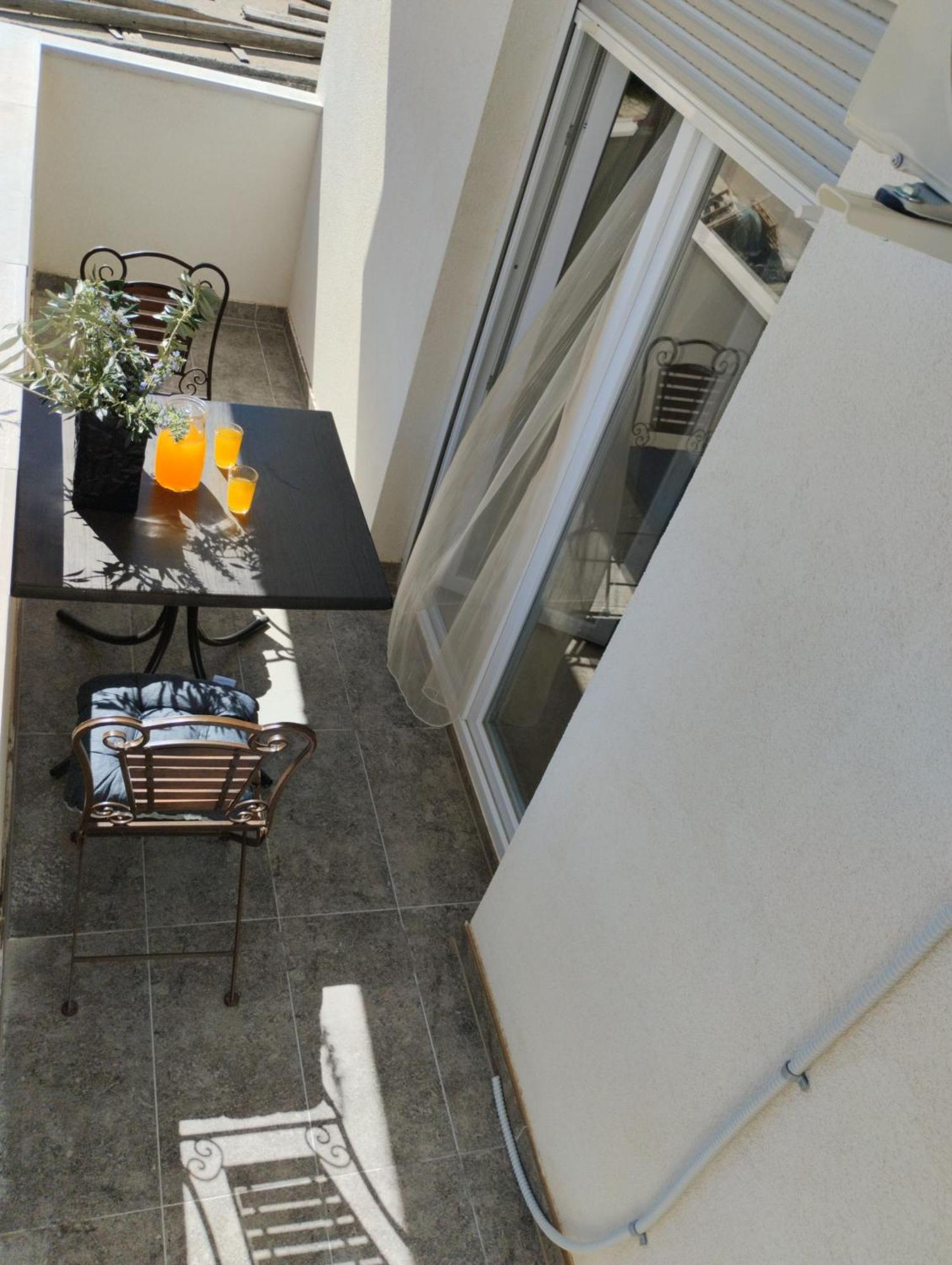 Iris Apartment Ivanica Екстериор снимка