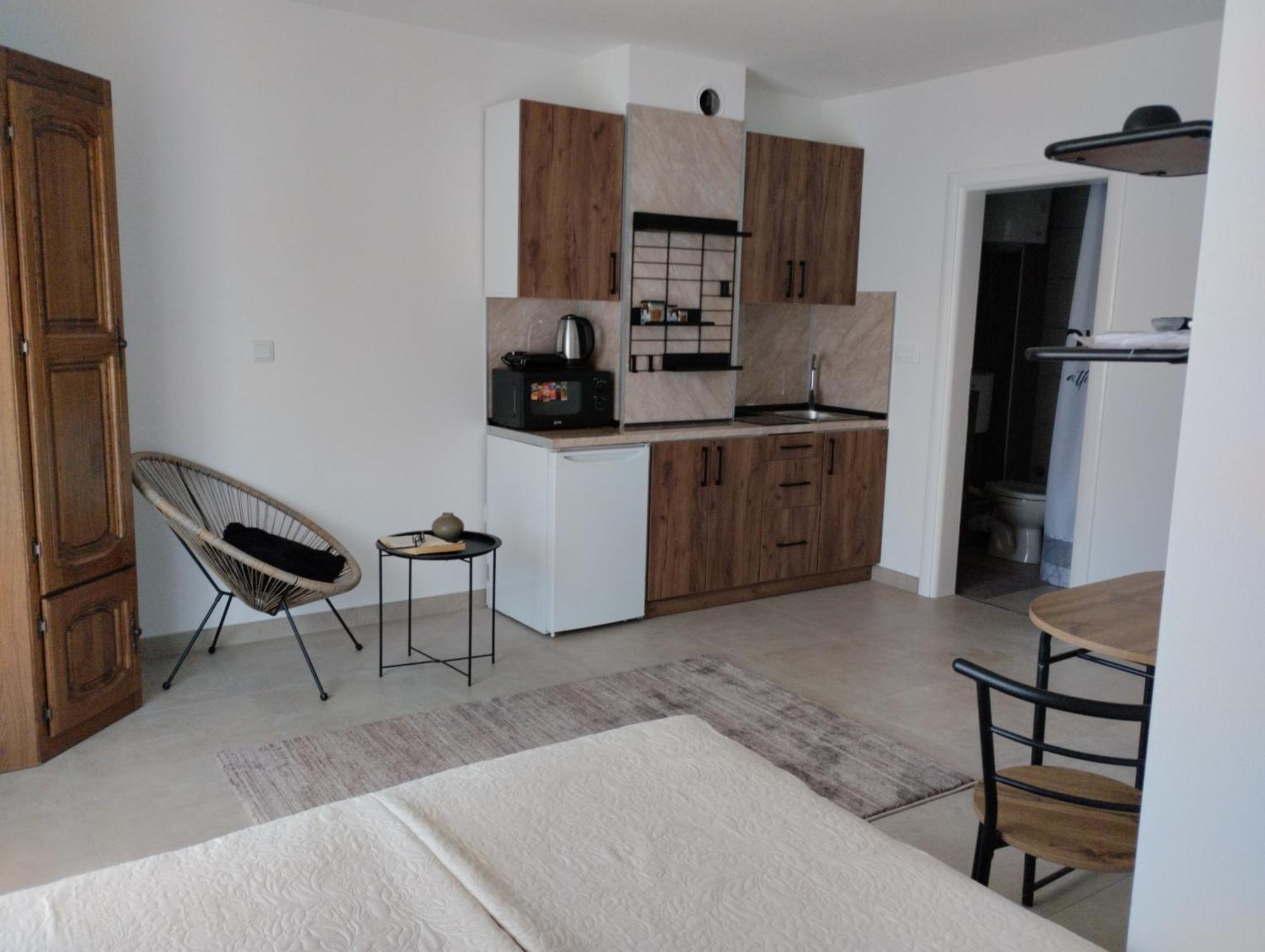Iris Apartment Ivanica Екстериор снимка
