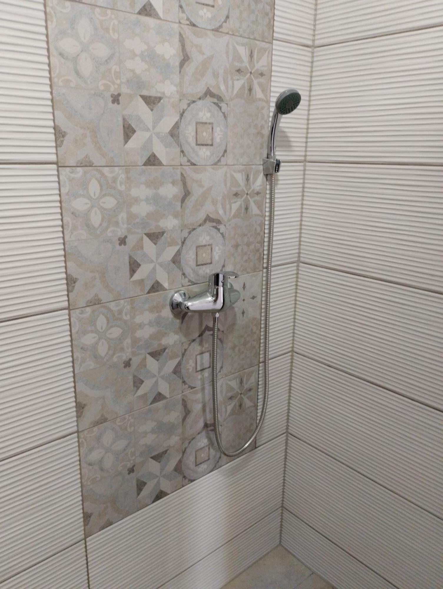 Iris Apartment Ivanica Екстериор снимка