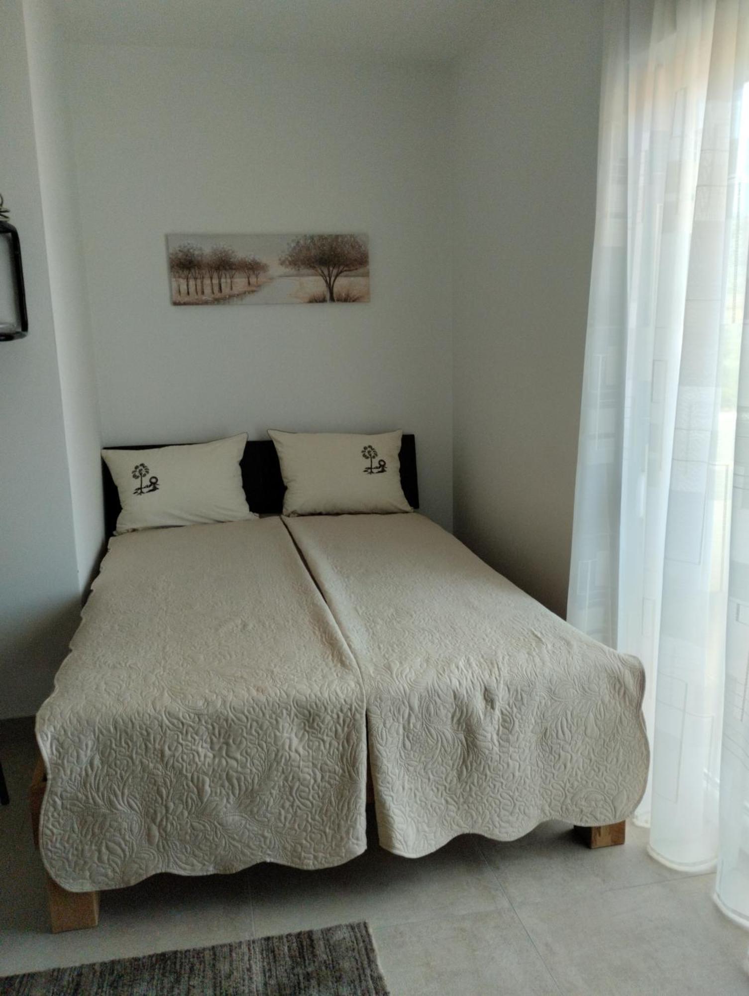 Iris Apartment Ivanica Екстериор снимка